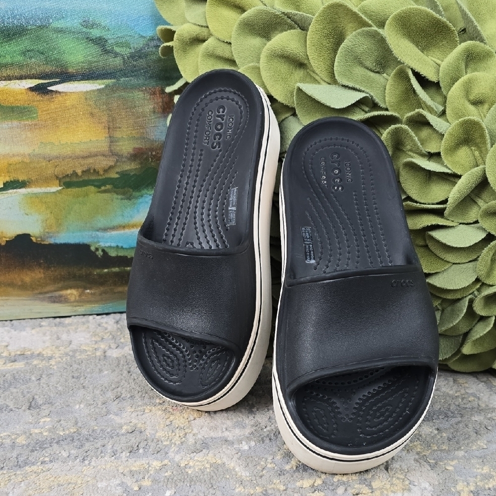 Crocs band Round Toe Platform Slides